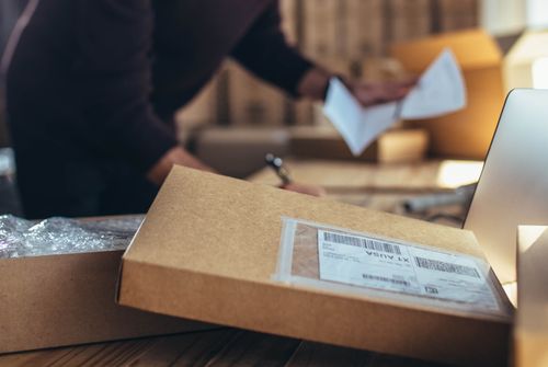 DHL, UPS ou FedEx: qual a melhor transportadora para envios internacionais?