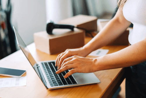 Comment choisir le bon transporteur pour votre boutique en ligne